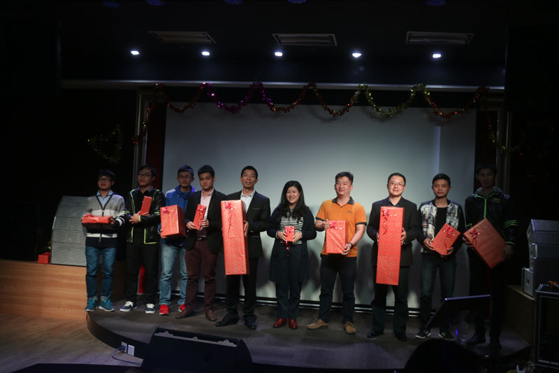 <b>一禾科技舉行第四季度生日會及＂一禾好聲音＂K歌比賽</b>