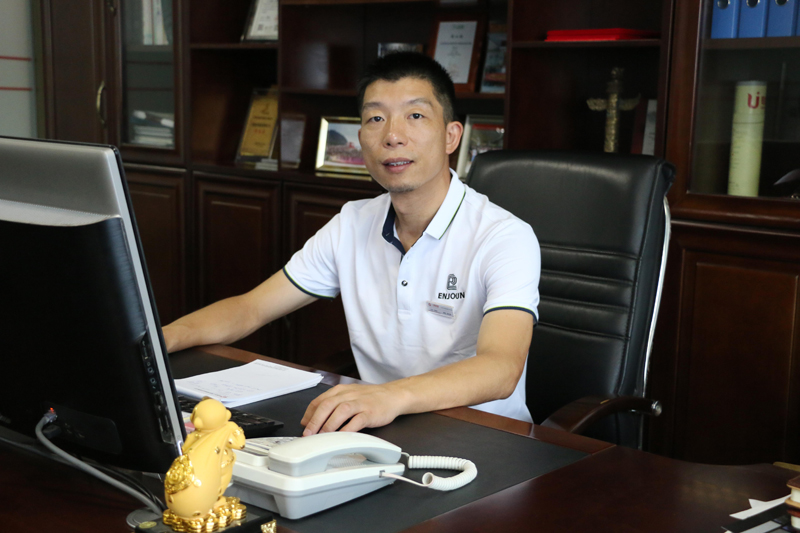 <b>慧聰音響燈光網專訪深圳一禾科技董事長陳小林先生</b>