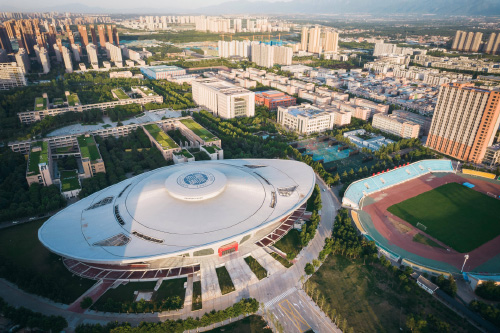 <b>文體中心聲光電系統工程一般有哪些重要組成部分？</b>